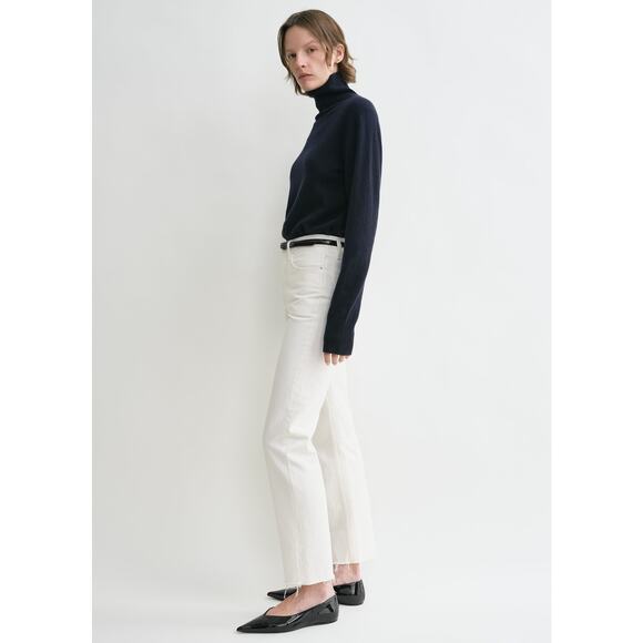 Toteme Classic Cut Straight Cropped Jeans in Off White 29 - Picture 3 of 6